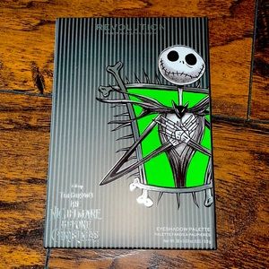 REVOLUTION JACK SKELETON EYESHADOW PALETTE